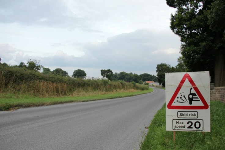 loose-chippings-max-20mph-skid-risk-s